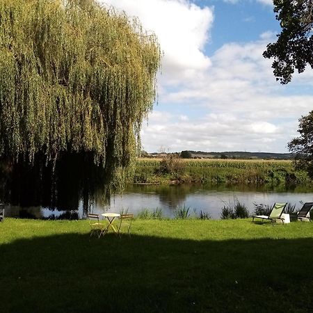 Havre De Paix Au Bords De L'Eure - Divers Hebergements Garennes-sur-Eure Exterior photo