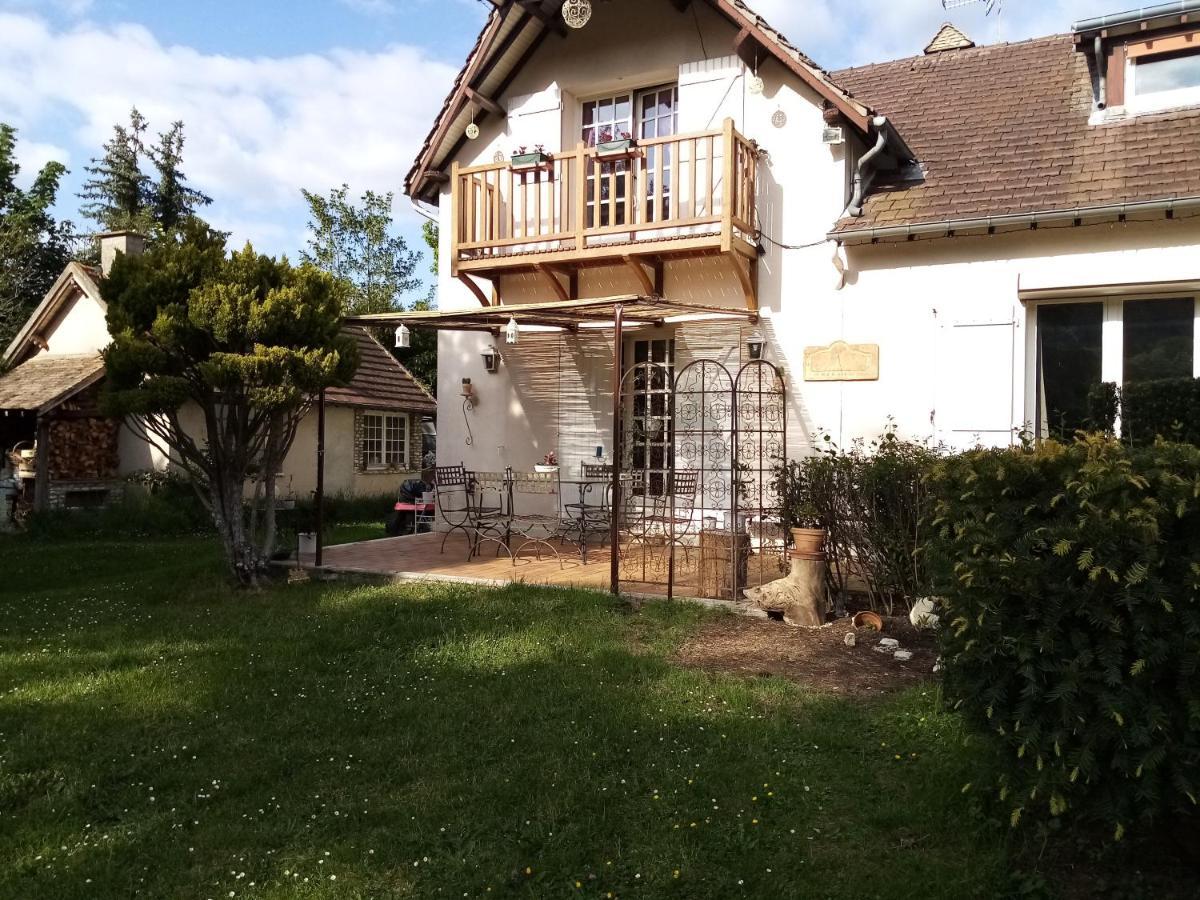 Havre De Paix Au Bords De L'Eure - Divers Hebergements Garennes-sur-Eure Exterior photo