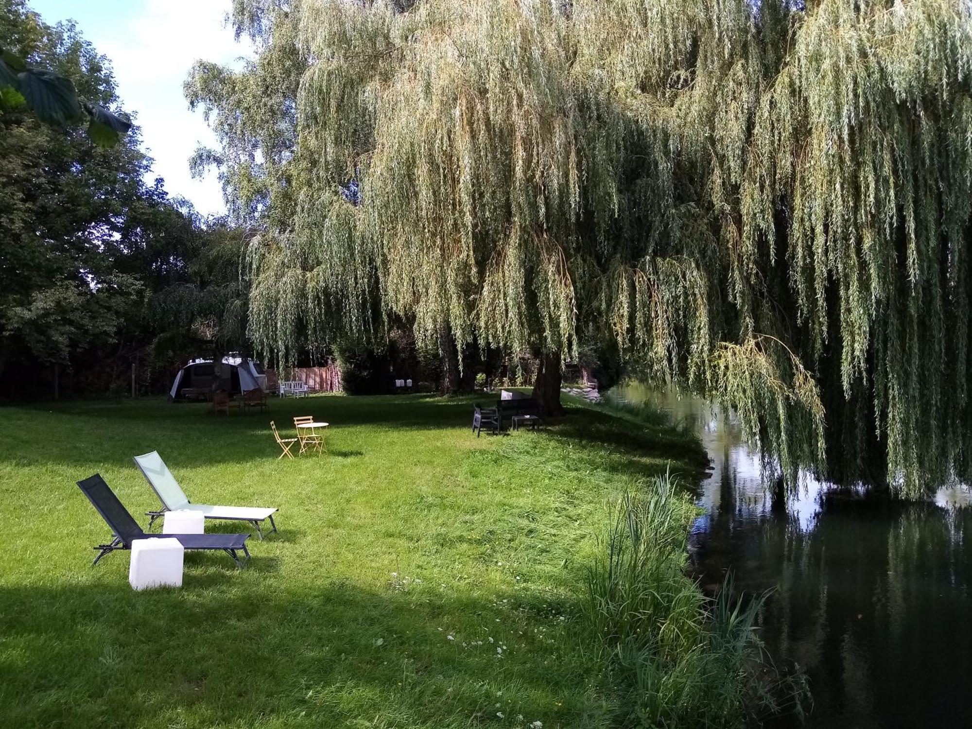 Havre De Paix Au Bords De L'Eure - Divers Hebergements Garennes-sur-Eure Exterior photo